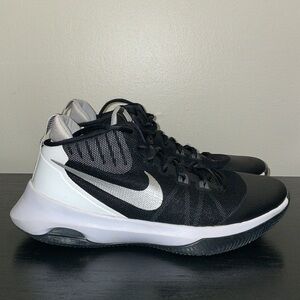 Nike Air Versitile shoes athletic sneakers black white sz 9